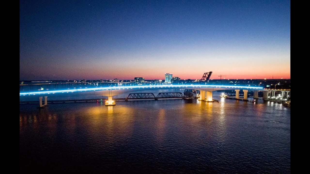 Read more about the article G&G LED Lighting: Lighting the Acosta Bridge Using G&G’s Color Mixing LEDs